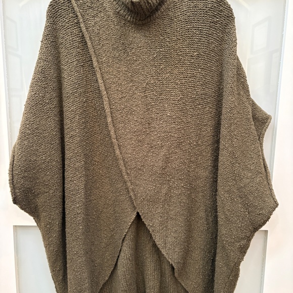 XS Dark Green Free People Poncho Sweater - Picture 3 of 5